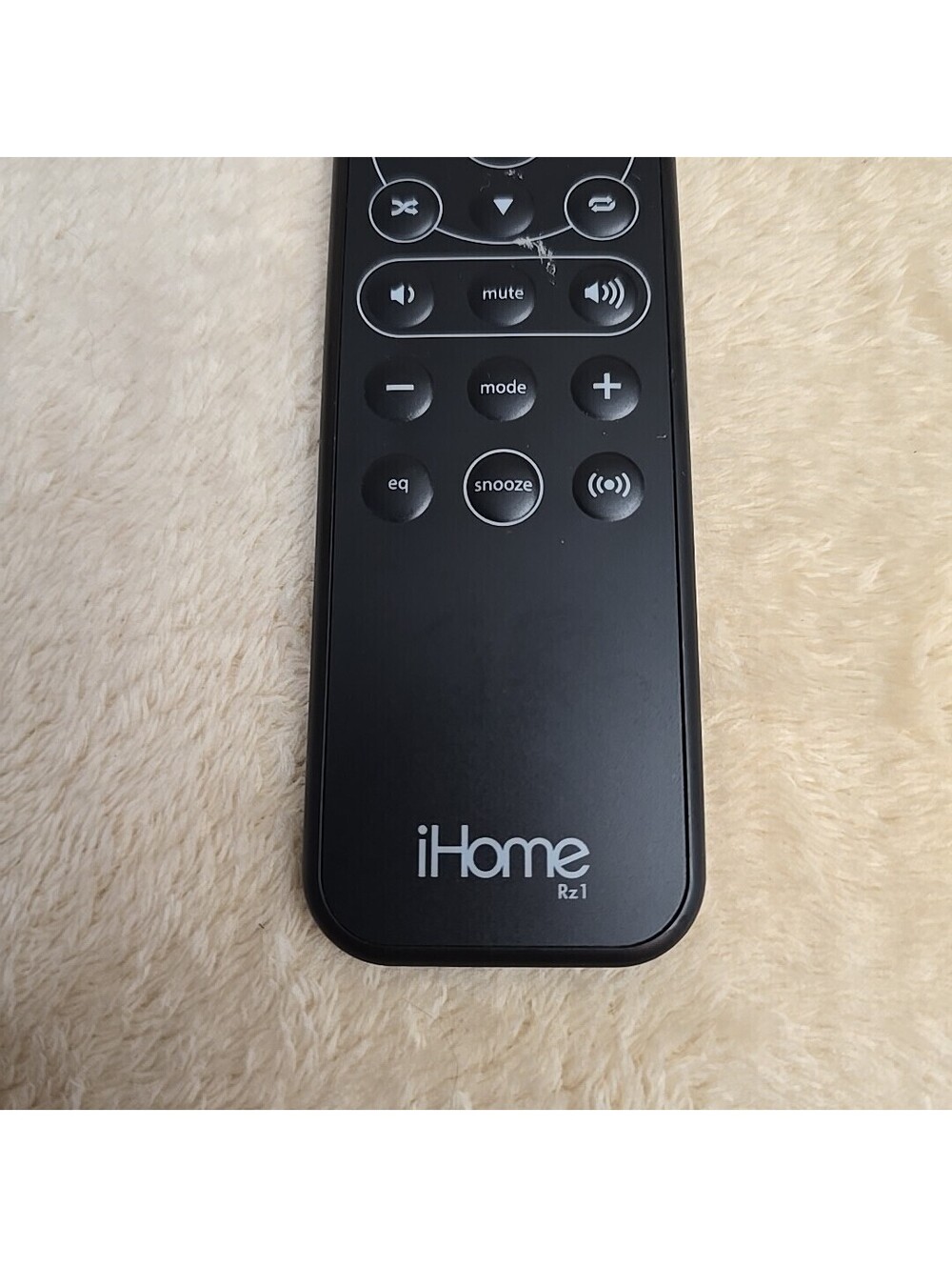 iHome IH6 Remote Control RZ1 - Picture 3 of 5